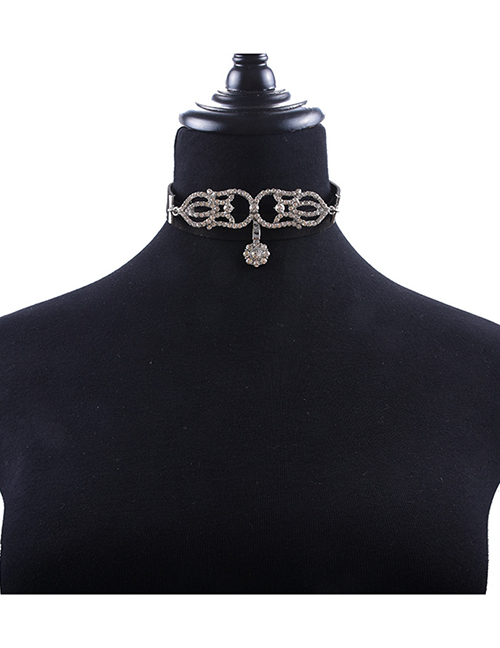 Fashion Silver Color Diamond Decorated Hollow Out Choker