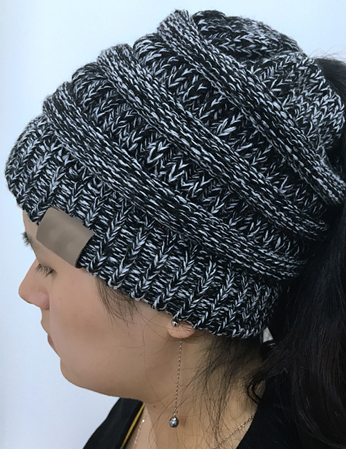Fashion Black Label Decoratedpure Color Knitted Hat