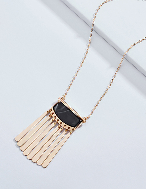 Elegant Black Vertical Shape Pendant Design Long Necklace