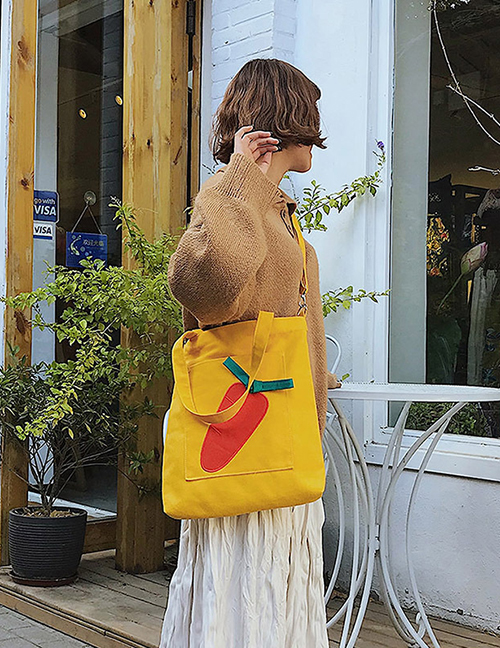 Fashion Yellow Carrot Pattern Design Shoulder Bag