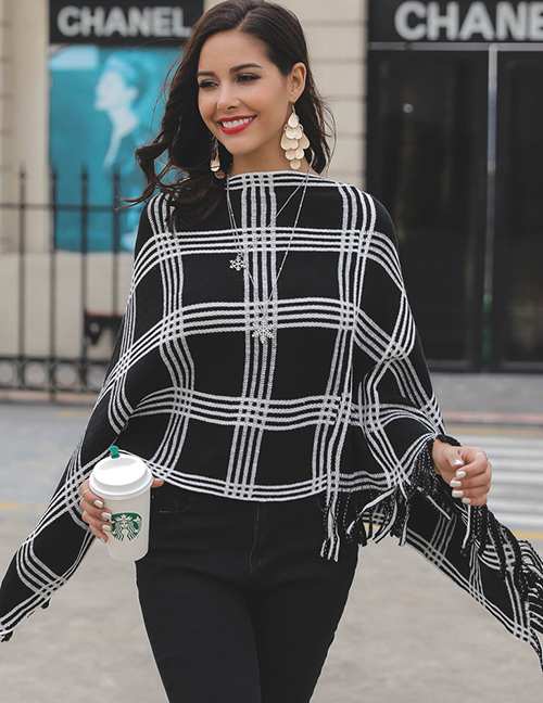 Fashion Black+white Grids Pattern Decorated Sweater