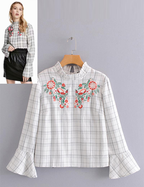 Fashion White Embroidered Flowers Decorated Blouse