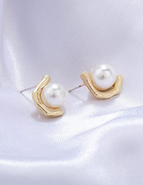 Fashion Gold Color Pearls Decorated Simple Earrings