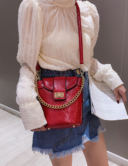 Fashion Red Bucket Hand Chain:shoulder Diagonal Package