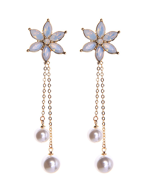Fashion White Flower-studded Pearl Earrings