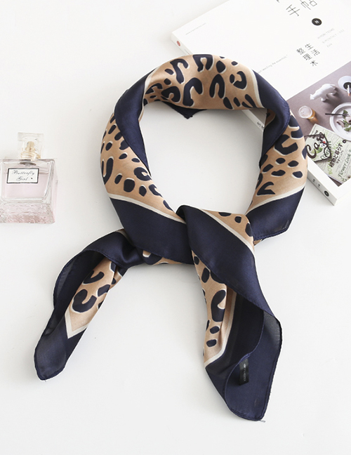 Fashion Navy Contrast Color Leopard Print Small Square
