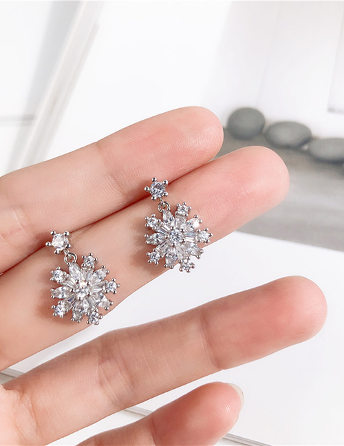 Fashion Silver  Pure Snowflake Earrings