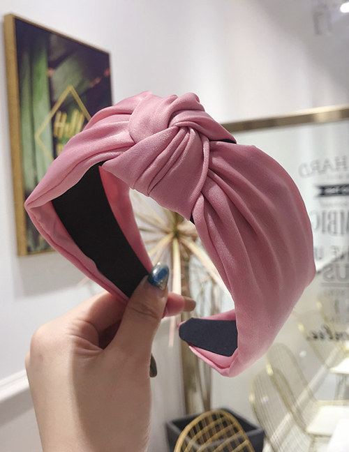 Fashion Pink Knotted Headband In The Middle Of The Wide Side