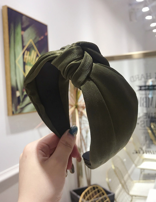 Fashion Army Green Knotted Headband In The Middle Of The Wide Side
