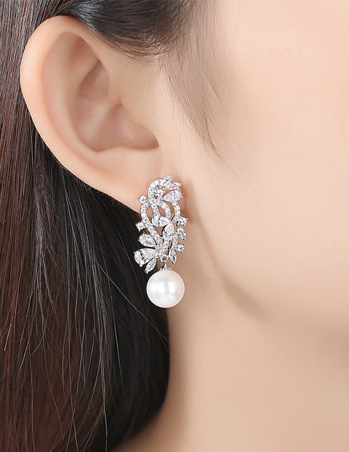 Fashion White Pearl Zircon Earrings