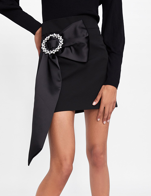 Fashion Black Buckle-trimmed Skirt