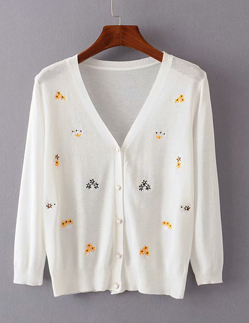 Fashion Flower White Embroidered V-neck Buttoned Sunscreen Sweater