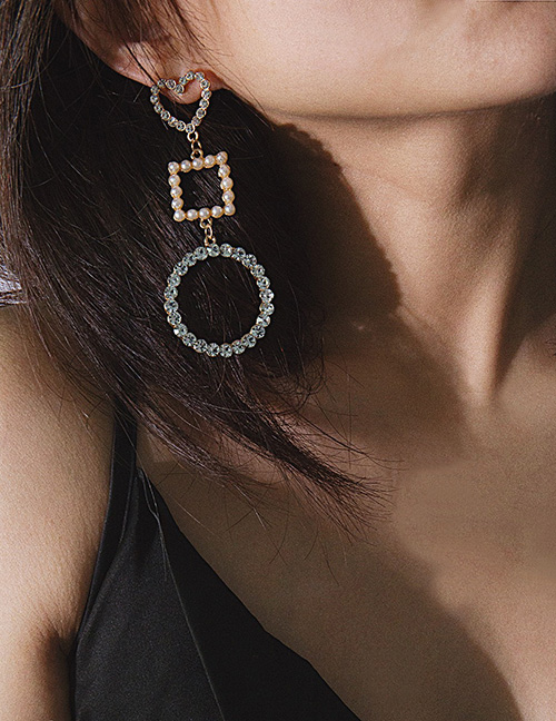 Fashion Gold Pearl-studded Geometric Stud Earrings