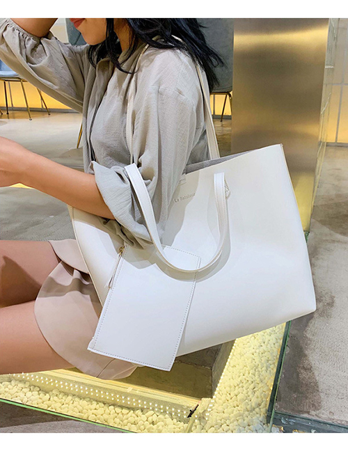Fashion White One-shoulder Portable Messenger Bag