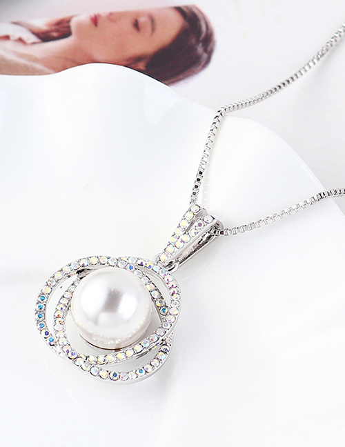 Fashion White Flower Ball Orb Crystal Necklace