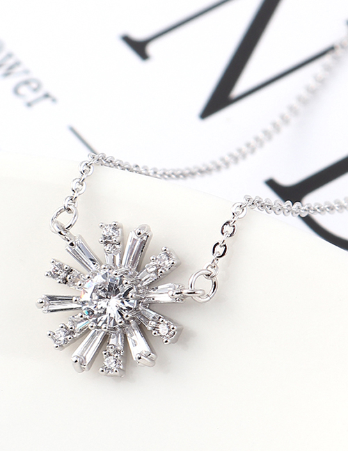 Fashion Platinum Zircon Necklace - The Other Side Of The Flower