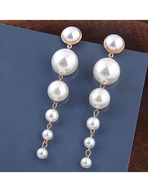 Fashion Gold Metal Size Pearl Stud Earrings