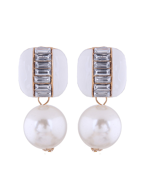 Fashion White Contrast Pearl And Diamond Geometric Stud Earrings