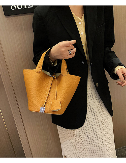 Fashion Yellow Pony Pendant Belt Buckle Portable Mother Bag