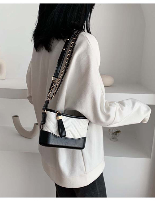 Fashion Black And White Shoulder Messenger Bag Chain Bag