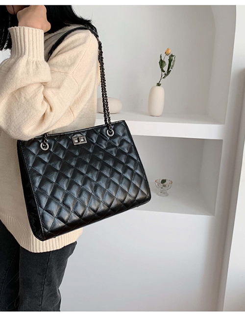 Fashion Black Chain Rhombic Shoulder Messenger Bag