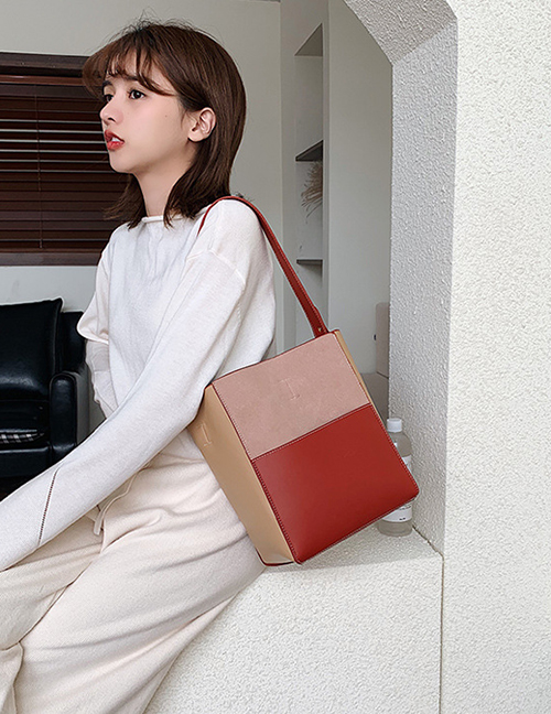 Fashion Powder With Red Contrast Stitching Shoulder Bag