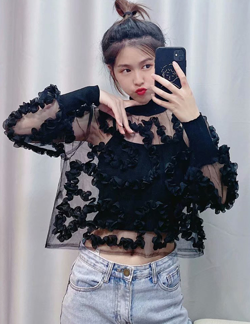 Fashion Black Stitching Translucent Disc Flower Shirt