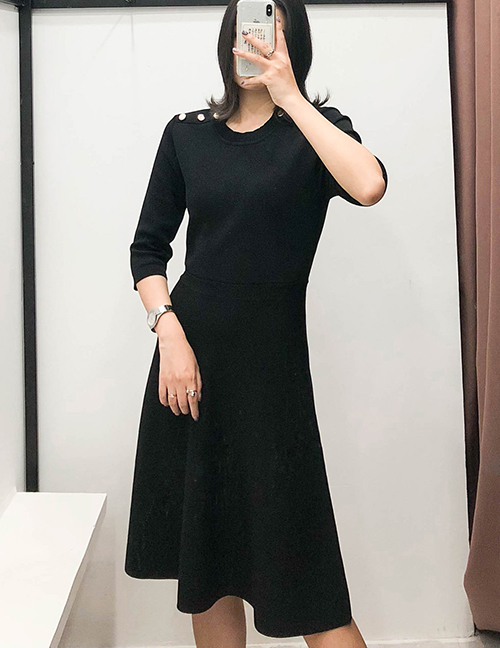 Fashion Black Knitted Round Neck Studded Sweater Dress