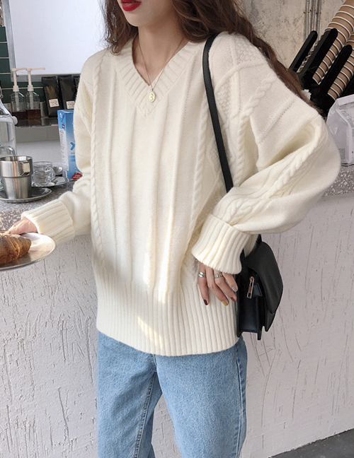 Fashion White V-neck Knit Sweater