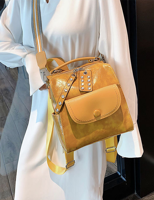 Fashion Yellow Rivet Oil Skinny Shoulder Shoulder Bag