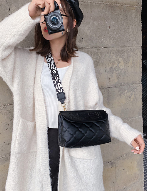 Fashion Black Embroidery Line Rhombic Hand Holding Messenger Bag