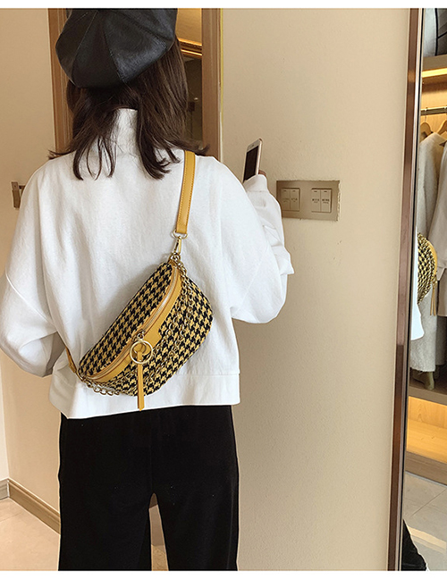 Fashion Yellow Woolet Chain Shoulder-slung Chest Bag