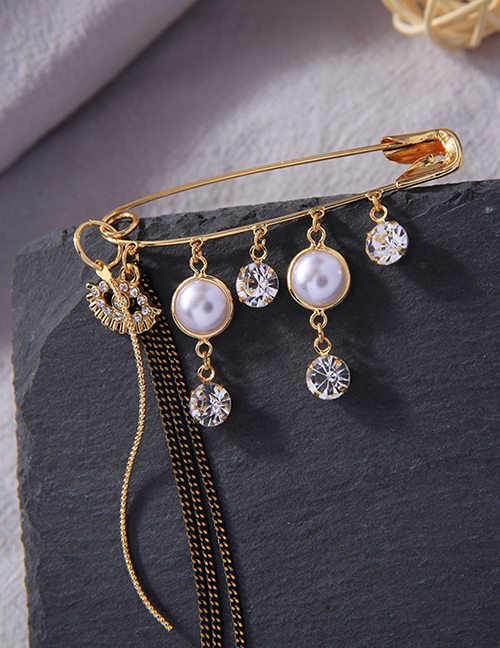 Fashion Gold Diamond Tassel Brooch With Diamonds
