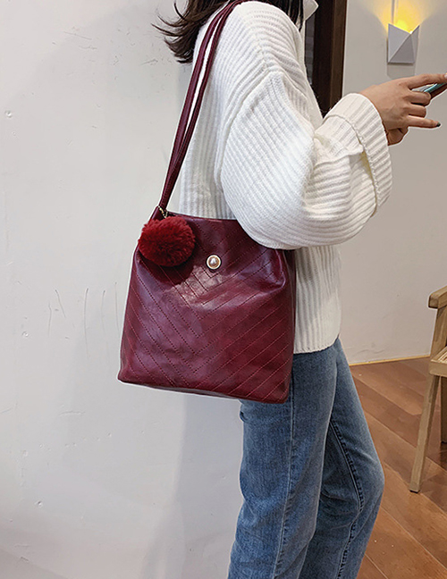 Fashion Red Wine Embroidered Wool Ball Shoulder Messenger Bag