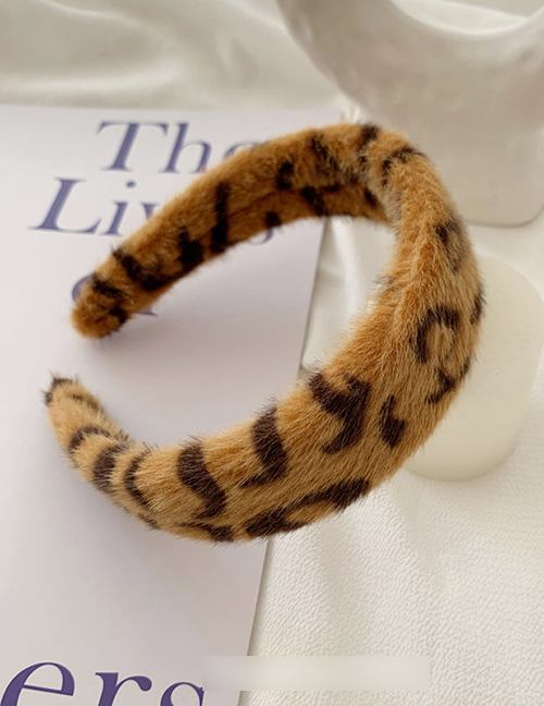 Fashion Caramel Leopard Plush Wide Faux Fur Card