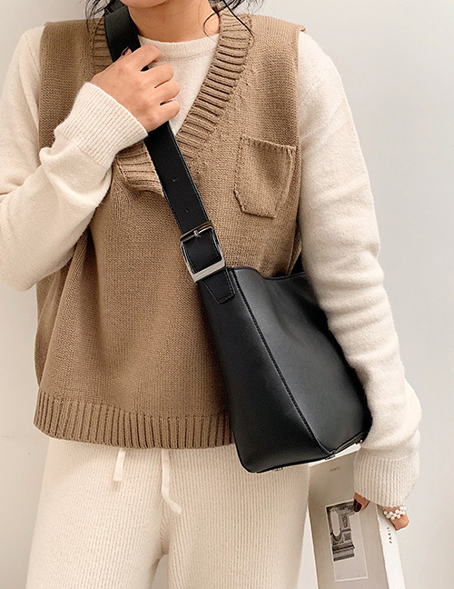 Fashion Black Solid Color Wide Shoulder Strap Shoulder Bag