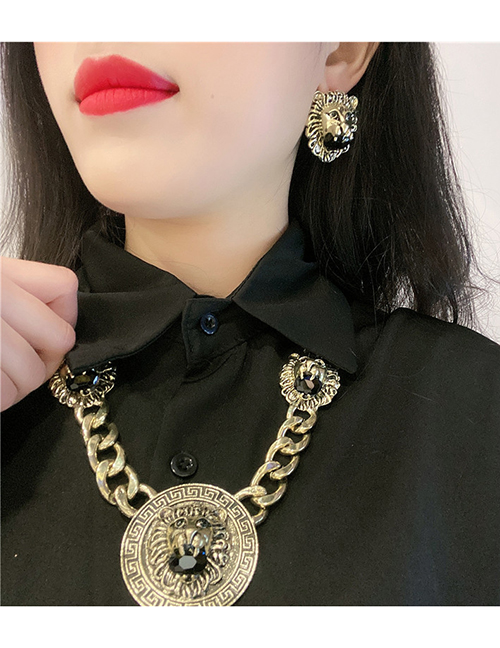 Fashion Yellow Embossed Lion Head Necklace Set
