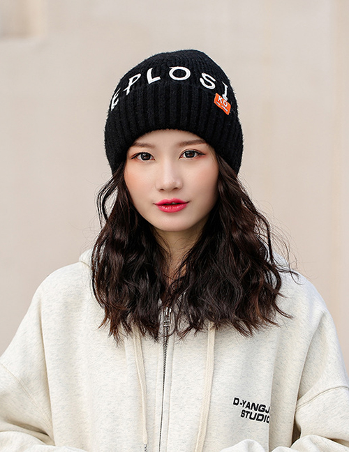 Fashion Black Knitted Hat With Printed Letters