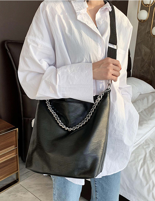 Fashion Black Chain Shoulder Bag