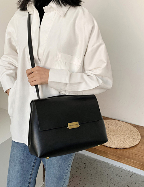 Fashion Black Flap Lock Diagonal Shoulder Bag