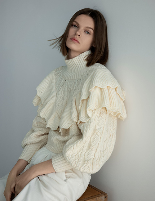 Fashion Khaki Stacked Ruffled Eight-knit Sweater
