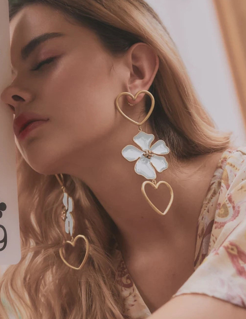 Fashion White Flower Drop Love Heart Pierced Earrings
