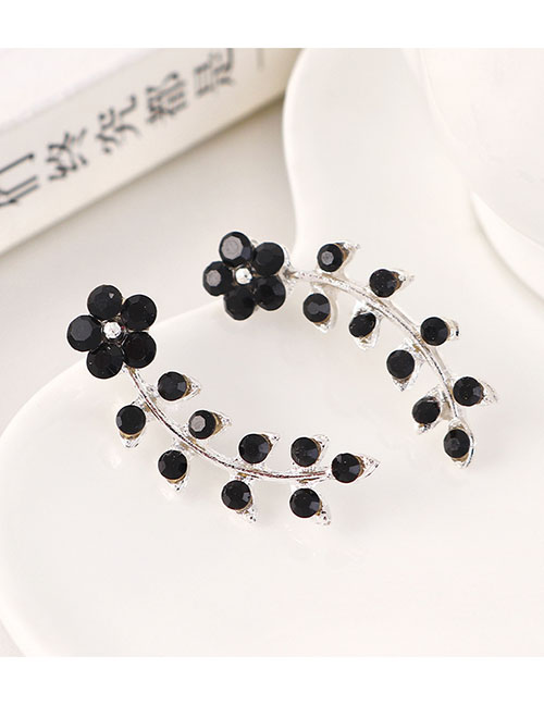 Fashion Black Pearl Flower Twig Earrings With Diamonds