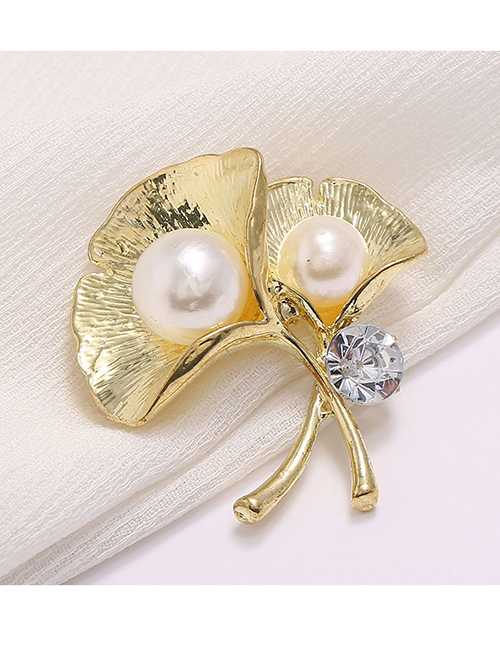 Fashion Golden Pearl And Diamond Ginkgo Leaf Alloy Brooch