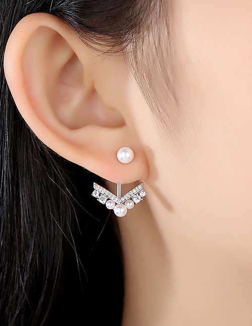 Fashion Platinum Two-ear Earrings With Pearl And Diamond Geometry
