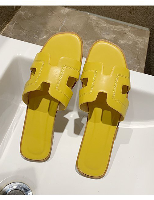 Fashion Yellow Slotted Sandals With Flat Letters