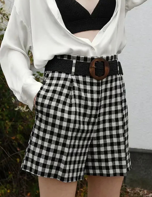 Fashion Lattice Black And White Check Shorts With Belt