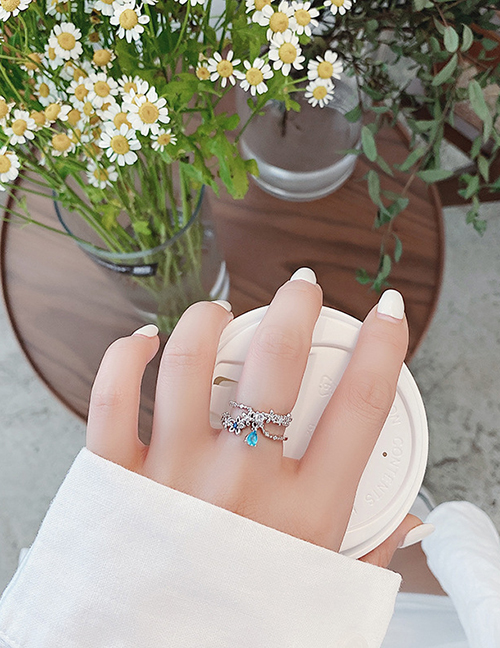 Fashion Blue Section Three Sparkling Diamond Zircon Flower Ring