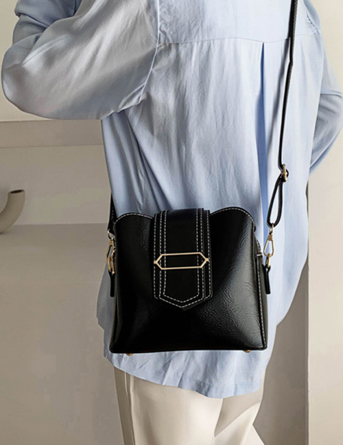Fashion Black Embroidered Thread Shoulder Bag