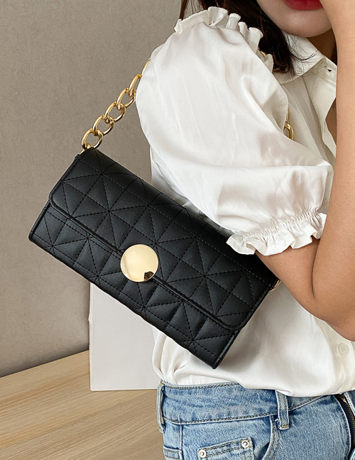 Fashion Black Chain Lock Embroidery Thread Quilted Shoulder Bag